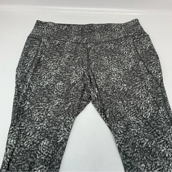Livi Lane Bryant Pants Activewear   26/28 Pull On Crop  Stretch Pockets  Soft - Picture 10 of 14